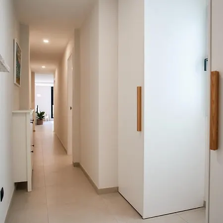 Apartment 2br New Renovated House At Las Canteras Beach *